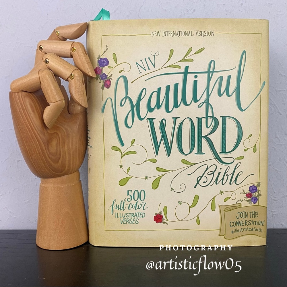 NEW! NIV Beautiful Word Bible Illustrated Journaling